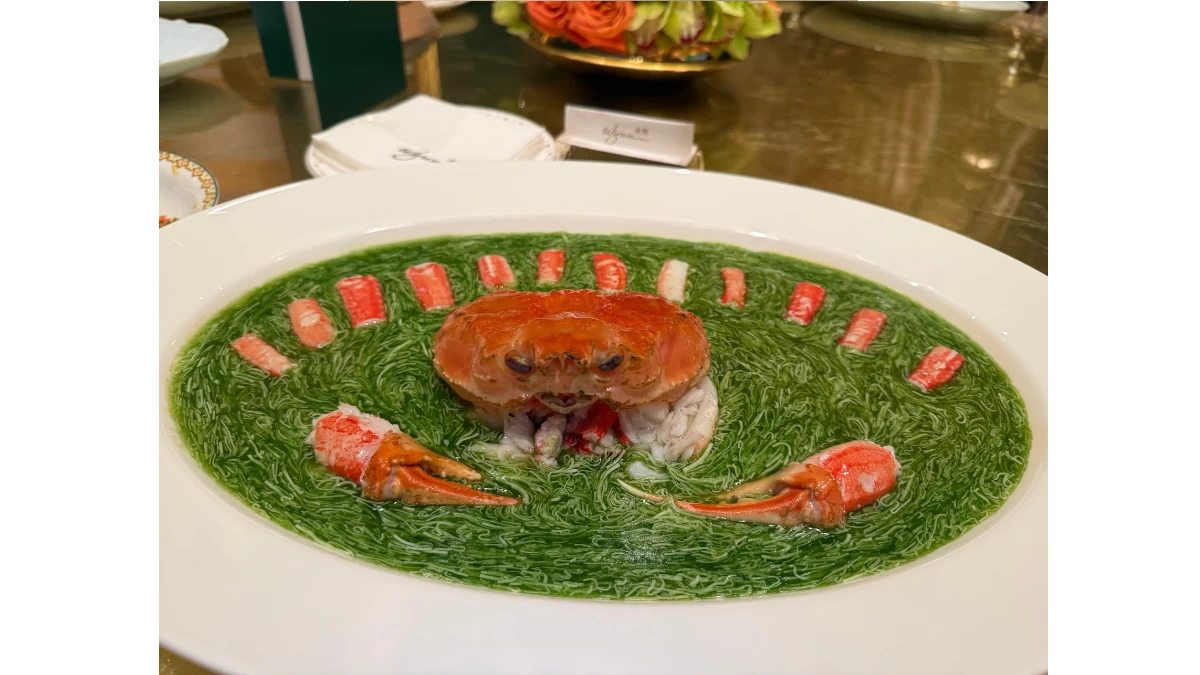Lakeview Palace’s delicious steamed snow crab with lobster bisque, Huadiao egg white, and spinach sauce with silk thread tofu. (Photo: Yvette Tan)