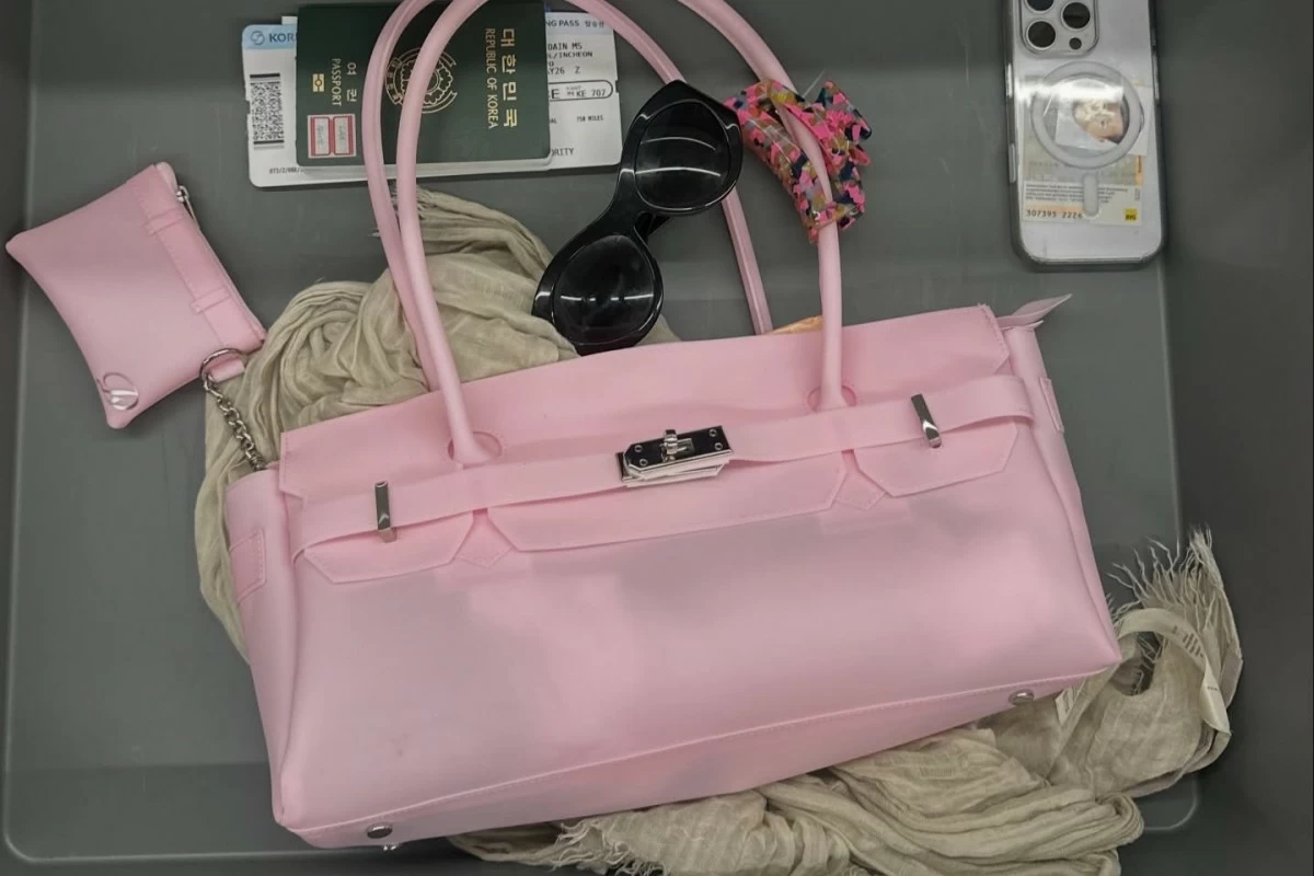 Jelly two-way big bag in pink (Photo: Deinet)