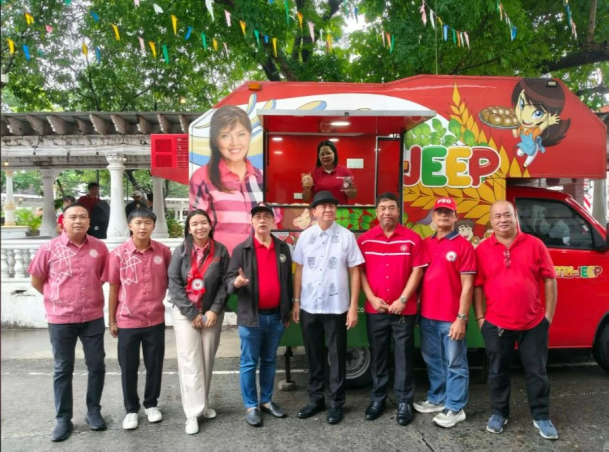 Local officials pose outside the Nutri Jeep of Sen. Imee Marcos. (Photo from Angono Tourism Office)