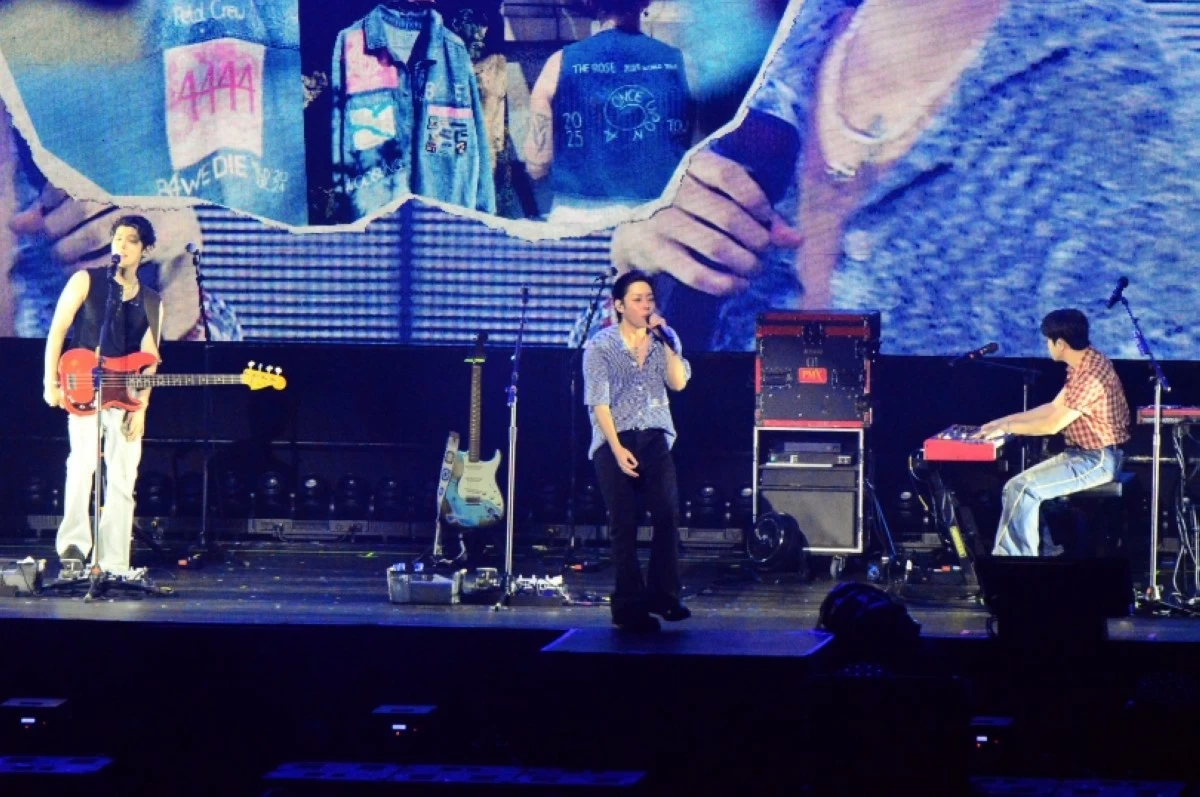 The Rose at their Rosetopia in Manila concert on Aug. 15 at the SM Mall of Asia Arena (Jonathan Hicap) 