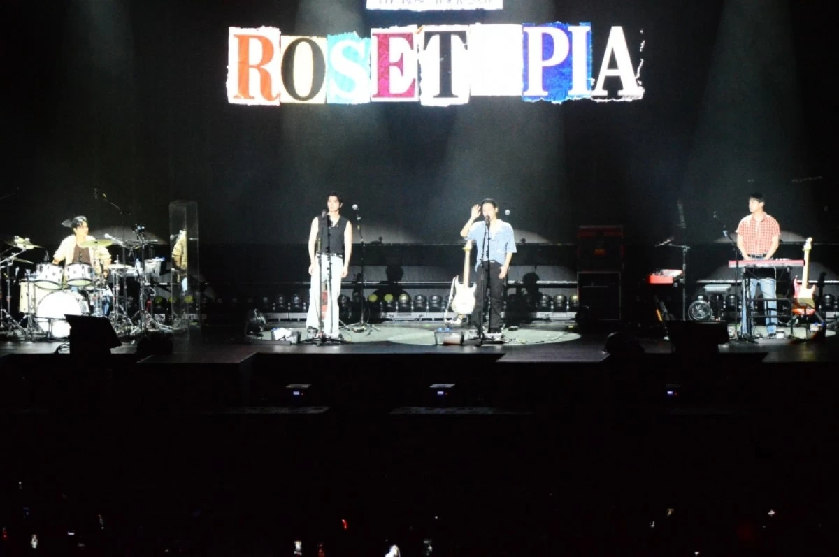 The Rose at their Rosetopia in Manila concert on Aug. 15 at the SM Mall of Asia Arena (Jonathan Hicap) 
