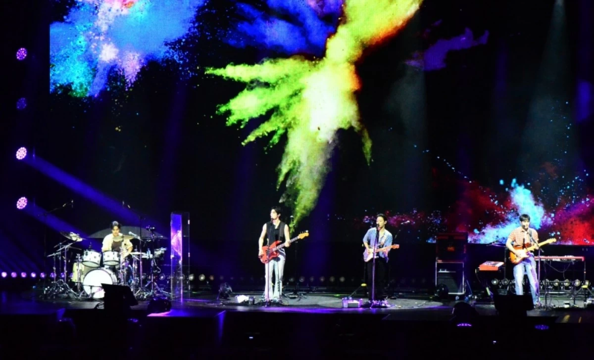 The Rose at their Rosetopia in Manila concert on Aug. 15 at the SM Mall of Asia Arena (Jonathan Hicap) 
