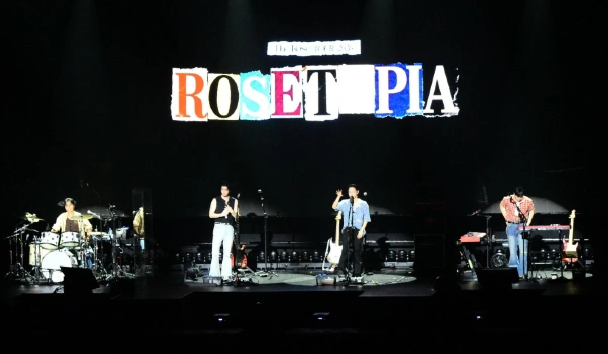 The Rose at their Rosetopia in Manila concert on Aug. 15 at the SM Mall of Asia Arena (Jonathan Hicap) 