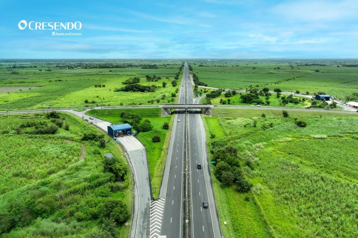 The SCTEX Luisita Interchange expansion is expected to improve mobility in Tarlac City and strengthen access to Cresendo.
 (Artist's perspective: Ayala Land)