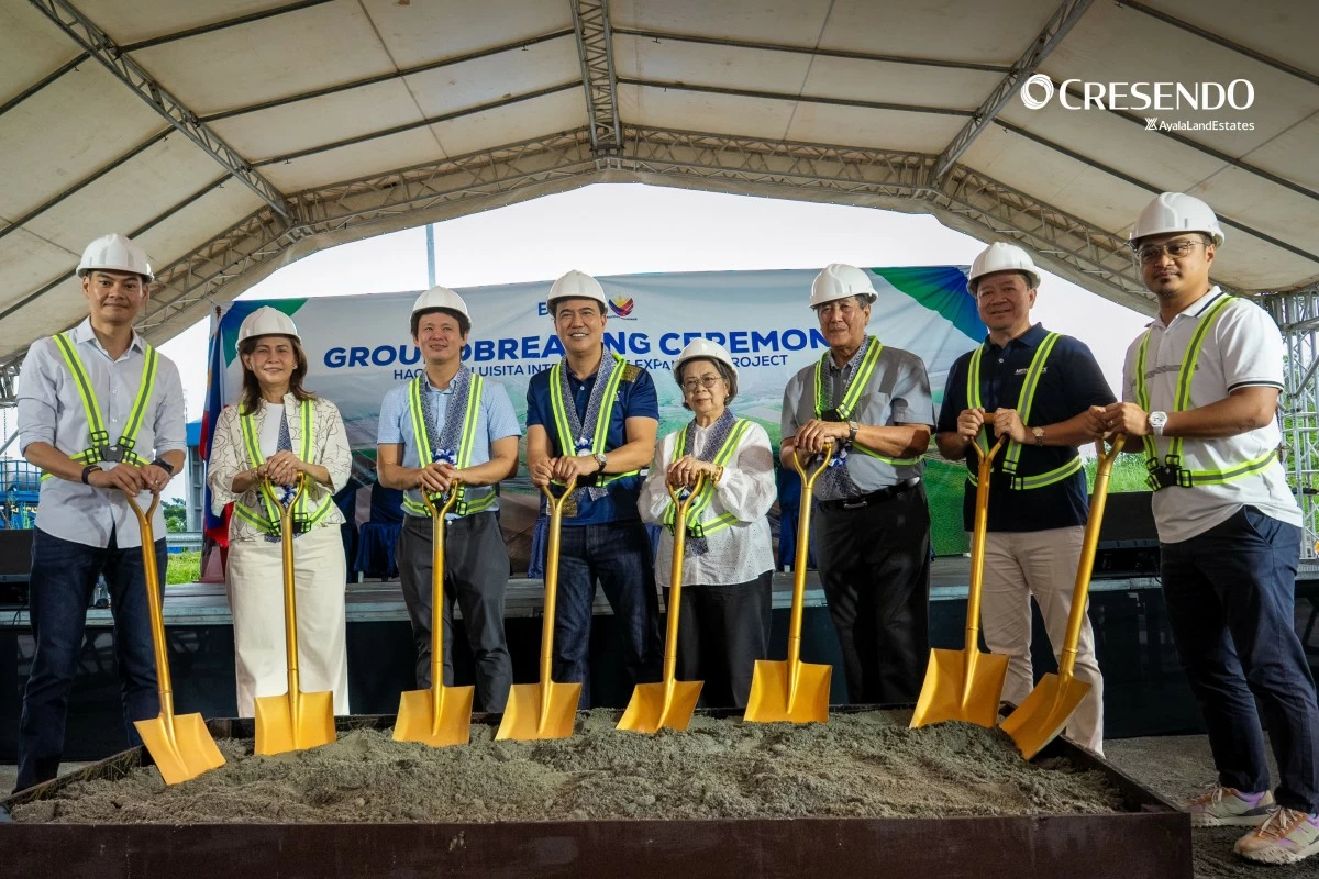 Engr. Randy Viacrusis, VP Strategic Projects Management, BCDA; Mayor Susan Yap, Tarlac City; Gov. Christian Yap, Tarlac Province; Engr. Joshua 'Jake' Bingcang, president and CEO, BCDA; Vice Gov. Estelita M. Aquino, Tarlac Province; Mayor Venus Jordan, La Paz, Tarlac; Luis S. Reñon, president and general manager, NLEX Corporation; Engr. Mark Torres, OIC-senior vice president for Conversion and Development, BCDA (Photo: Ayala Land)
