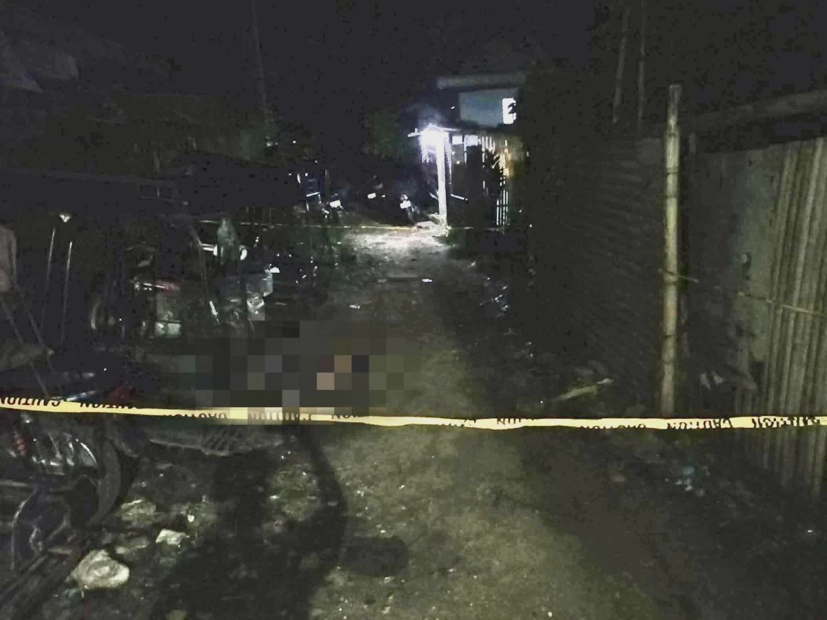 A 22-year-old man was found dead with an apparent gunshot wound to the head in Barangay Mandalagan, Bacolod City, on Thursday, Aug. 20. (Photo from Police Station 3)

