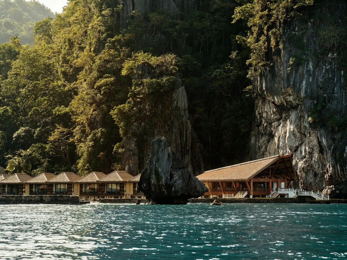 Lagen Rock and The Boathouse