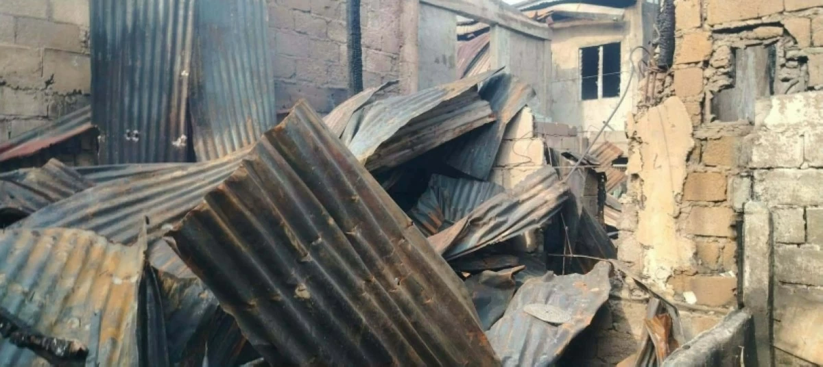 The fire in Bunyi Compound on East Service Road, Barangay Cupang, Muntinlupa on Aug. 22 (Photo from Muntinlupa Department of Disaster Resilience and Management)