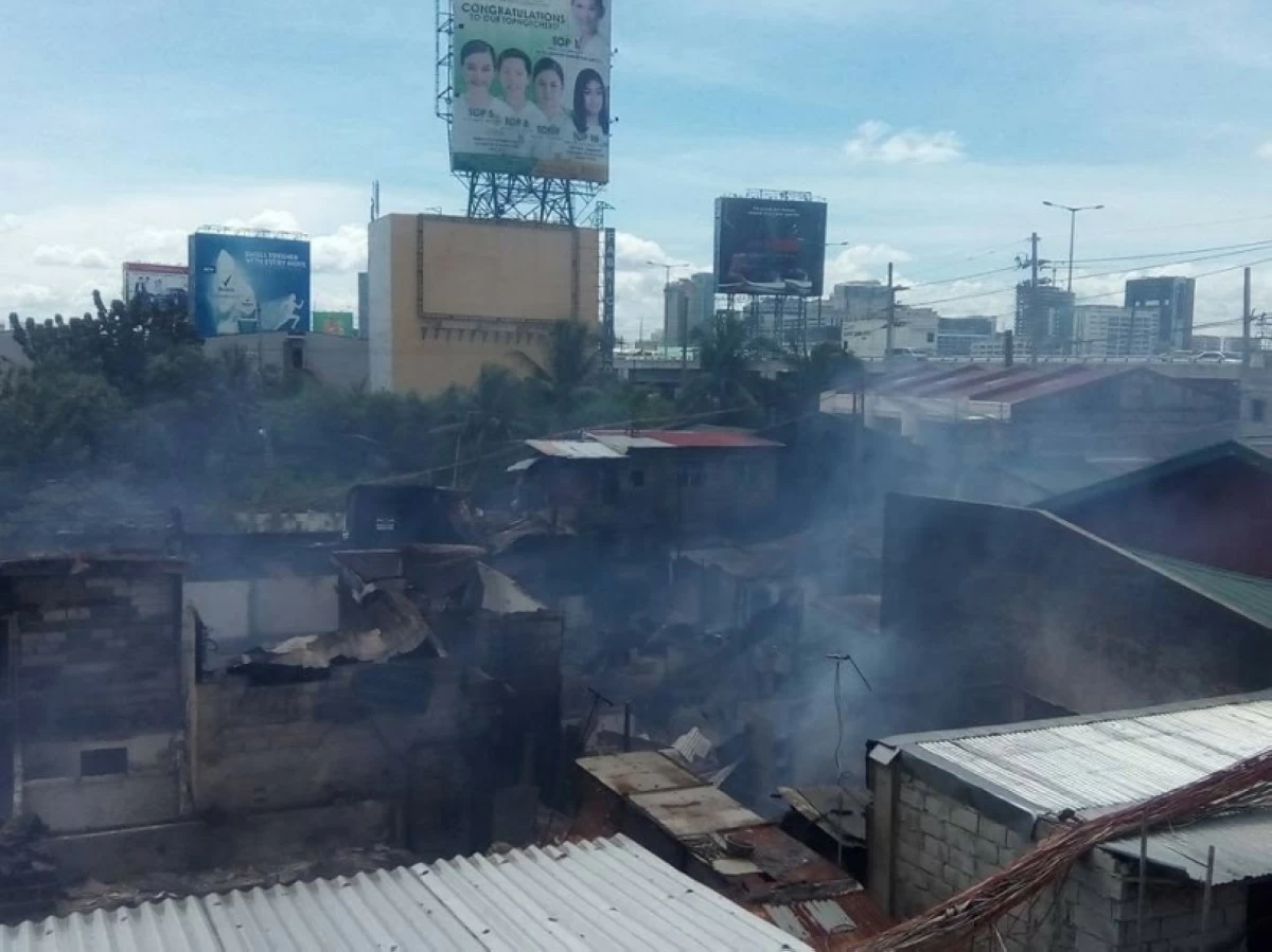 The fire in Bunyi Compound on East Service Road, Barangay Cupang, Muntinlupa on Aug. 22 (Photo from the 207 Poblacion Fire Rescue)