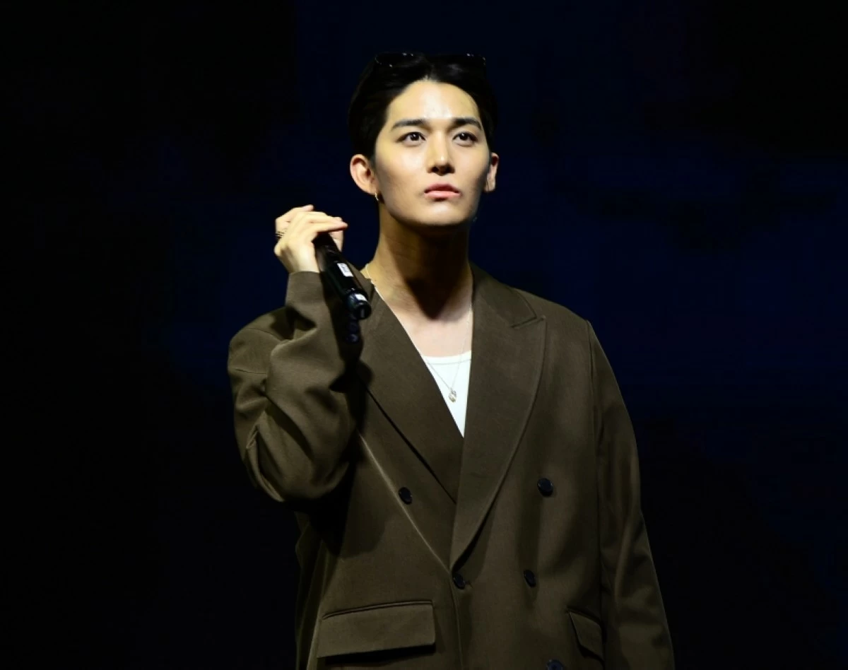 K-pop idol Bae Jin-young performing at the Korea Travel Fiesta 2026 on Aug. 22 at the SM Mall of Asia (Jonathan Hicap) 

