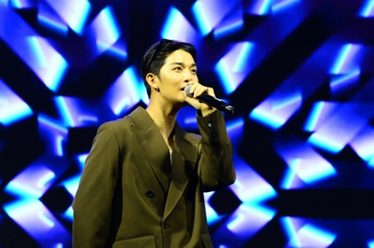 K-pop idol Bae Jin-young performing at the Korea Travel Fiesta 2026 on Aug. 22 at the SM Mall of Asia (Jonathan Hicap) 
