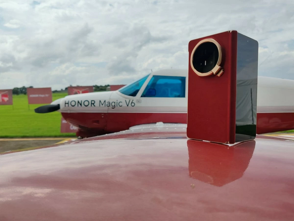 The HONOR Magic V6 was pulled by an aircraft weighing approximately 1 ton. Contributed photo from Lionell Macahilig.