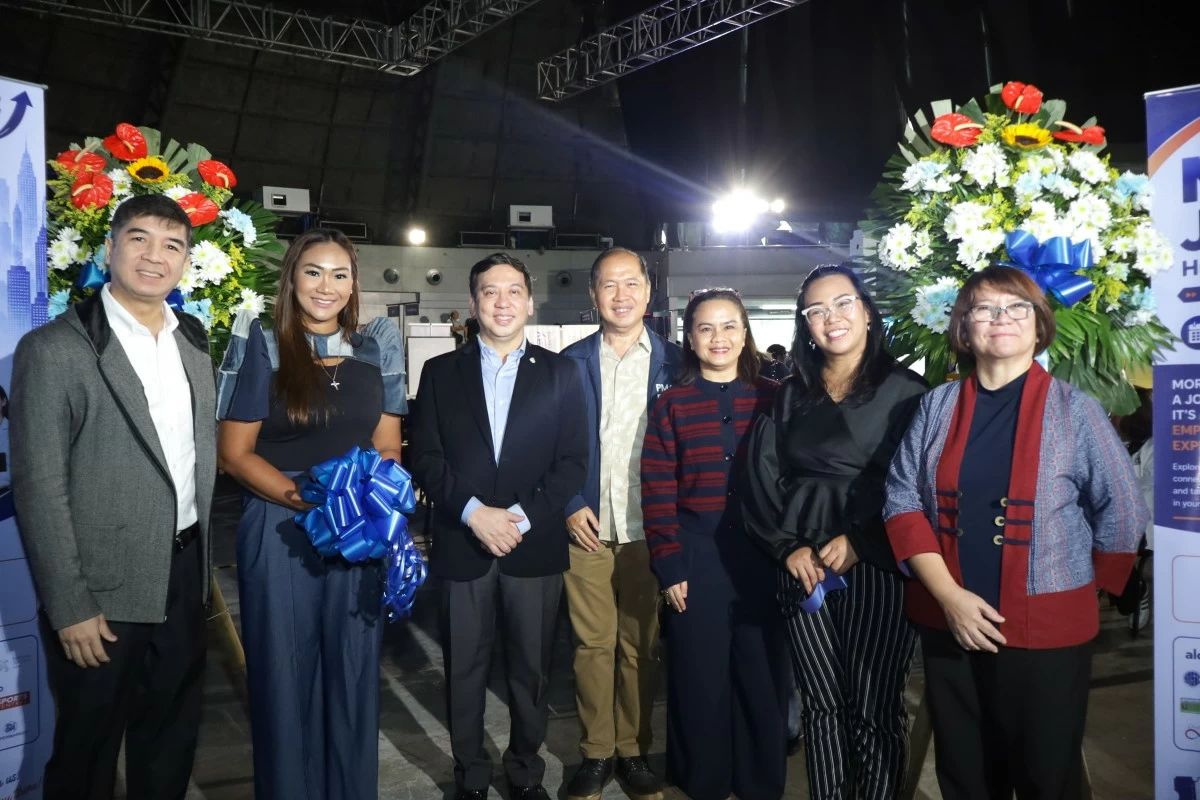 
SM Supermalls’ Royston Cabunag, 1st District Councilor Hon. Charm Ferrer, PMAP President Gilbert Camasura, PMAP Past President Obet Policarpio, PMAP’s Ghie Lara and Jemai Duque-Gomez, and DOLE QC Director Rowella Grande, officially open the PMAP Mega Job Fair 2026, reaffirming their shared commitment to creating more employment opportunities and building a future-ready Filipino workforce.