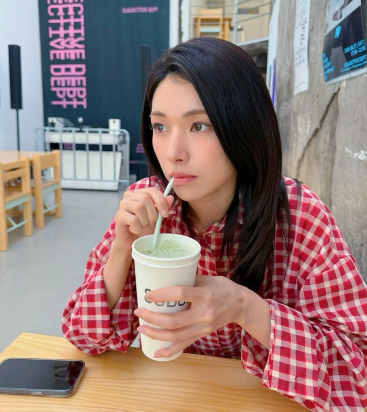 Ha Young (Instagram)
