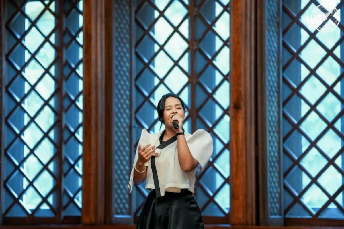 Gwyn Dorado performing in Malacañang (Presidential Communications Office) 