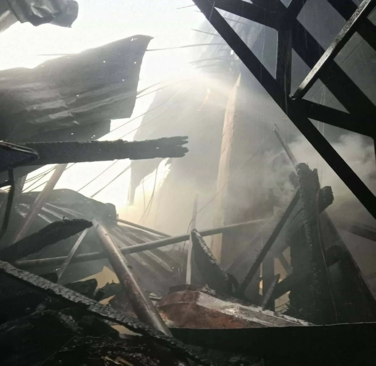 The fire in Barangay South Signal, Taguig on Aug. 26 (Photo from New Lower Bicutan Fire and Rescue on Facebook) 

