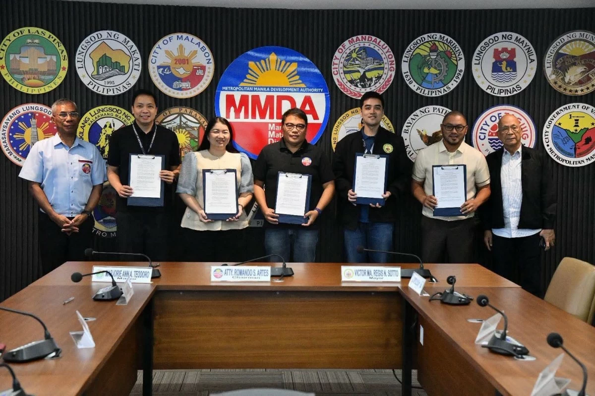 MMDA Chairman Don Artes and the mayors of Pasig, Marikina, Cainta, and Antipolo sign an agreement to strengthen traffic management along Marcos Highway on Aug. 26, 2026. (Photos from Mayor Maan Teodoro/Mayor Jun Ynares)