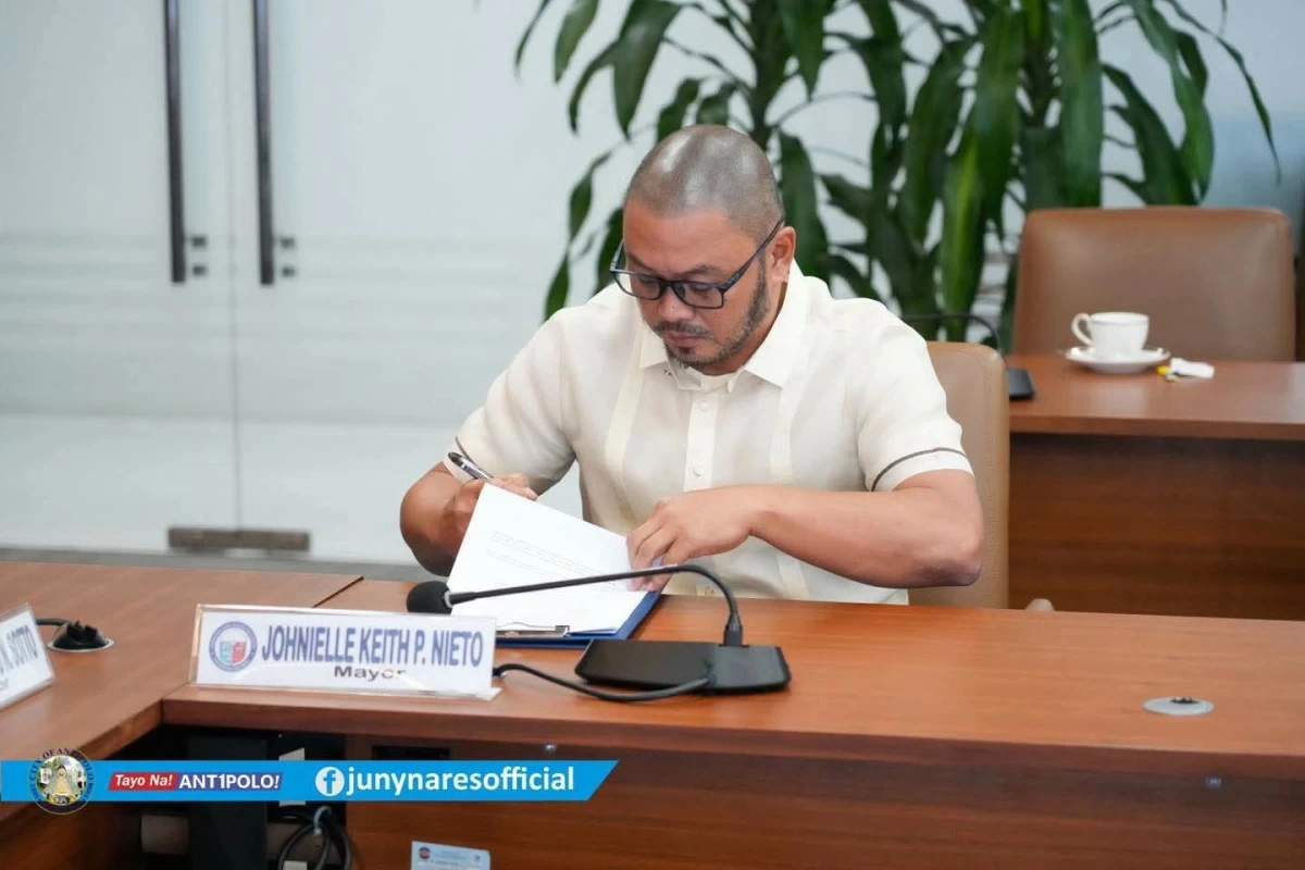 MMDA Chairman Don Artes and the mayors of Pasig, Marikina, Cainta, and Antipolo sign an agreement to strengthen traffic management along Marcos Highway on Aug. 26, 2026. (Photos from Mayor Maan Teodoro/Mayor Jun Ynares)