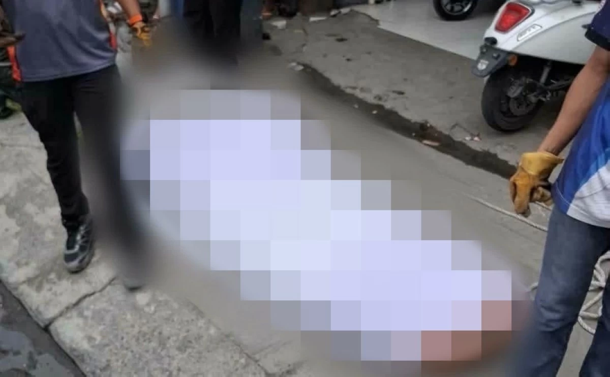 The retrieved body of a man in Muntinlupa on Aug. 27 (Photo from Mayor Biazon's Facebook account) 