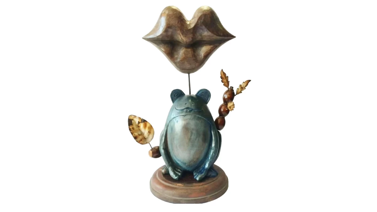 Glenn Martinez, Kiss the Frog, 76.2cm x 40.64cm, mixed media on assemblage, 2024 (Photo: Art Lounge Manila)