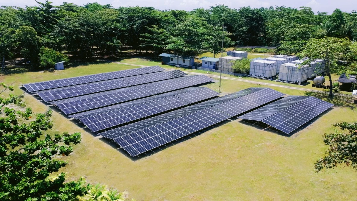 POWERING THE ISLAND WITH THE SUN. The on-island solar farm powers up to 60 percent of the resort’s energy needs.
