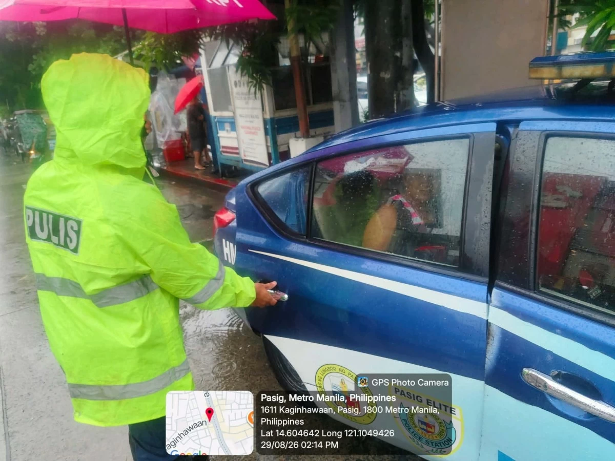 Police personnel from Pasig, Marikina, and Mandaluyong use their patrol cars to offer free rides to stranded commuters in their respective areas. (Photos from Manggahan Substation Pasig/SubstationFive Marikina CPS/PNP Mandaluyong CPS)