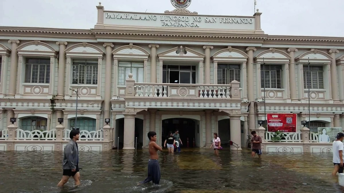 Floodwaters are currently below knee-deep around the Cathedral and City Hall areas in San Fernando, Pampanga as of August 31, 2026.
( Photo courtesy of CPOSCO via Liezle Inigo)