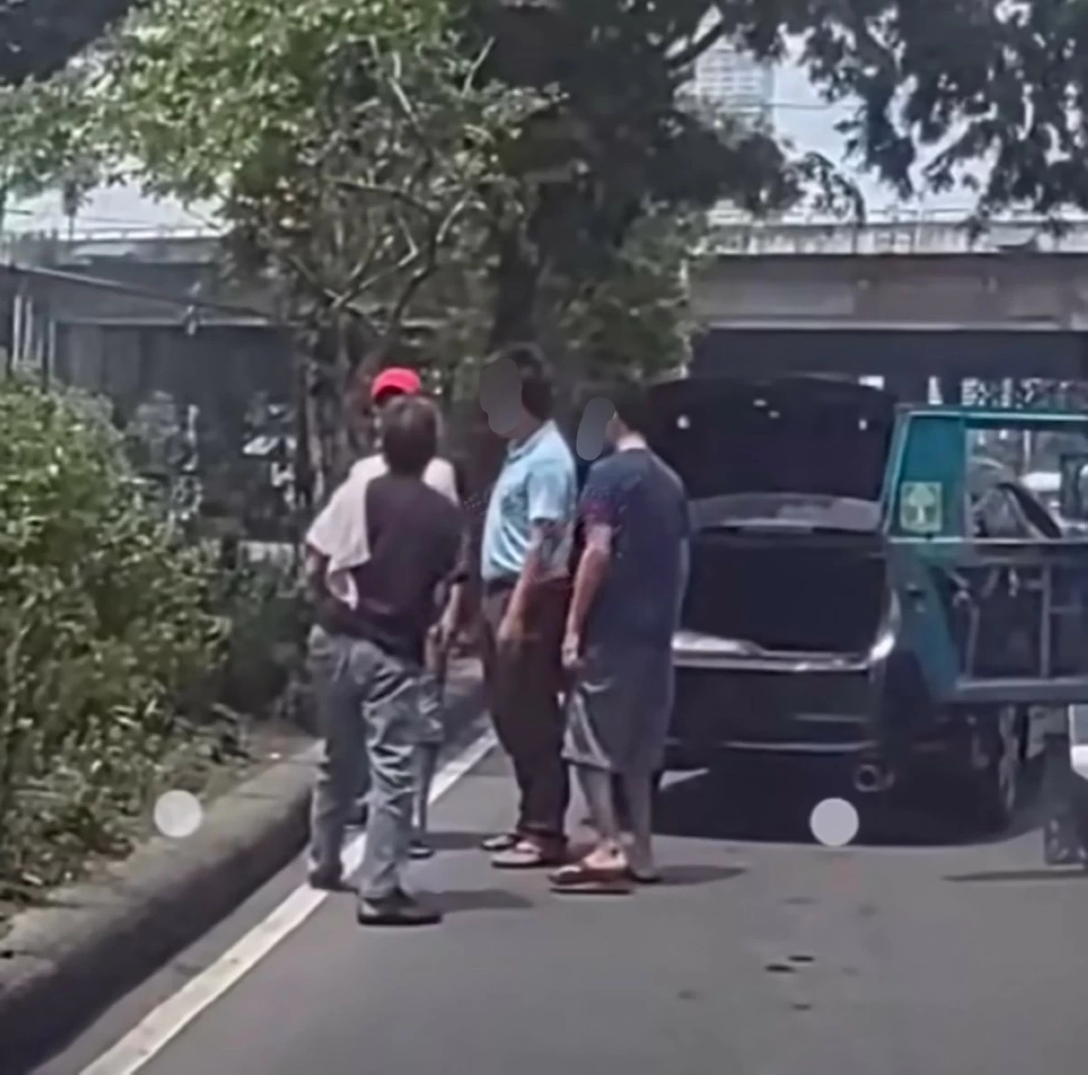 A jeepney and private vehicle involved in a road rage incident along A. Bonifacio Road in Marikina City. (Screengrab from Stan D Cruz/Facebook)