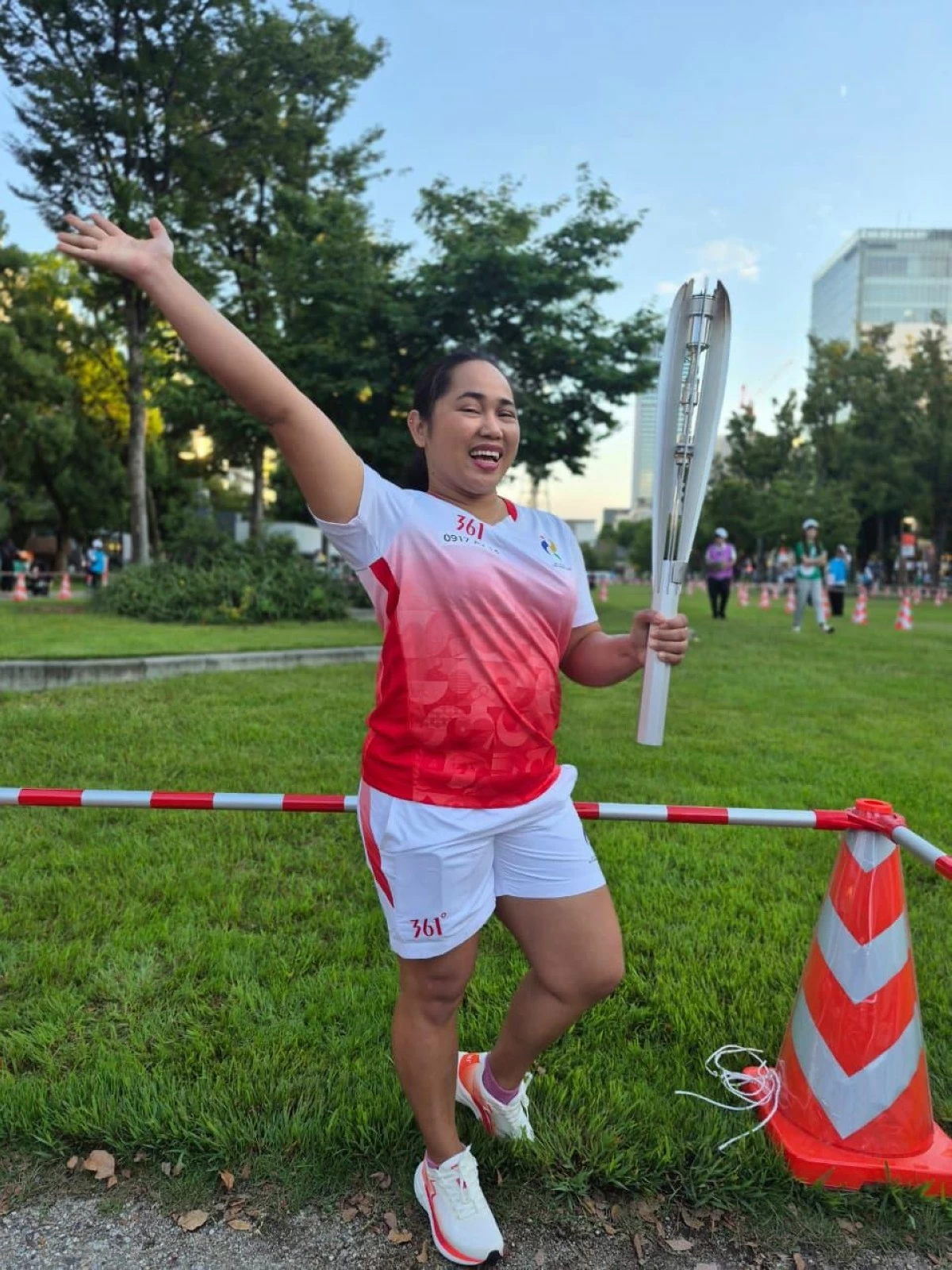‘Keep the fire burning’: Diaz serves as one of the Games’ torchbearers
