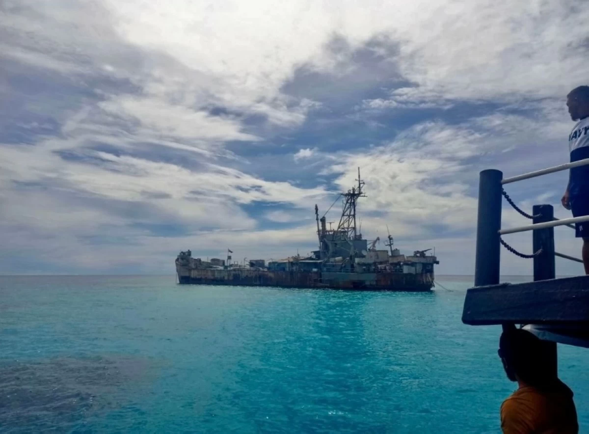 Gutom ang tropa?: Massive Chinese force forces PH to abort resupply ...