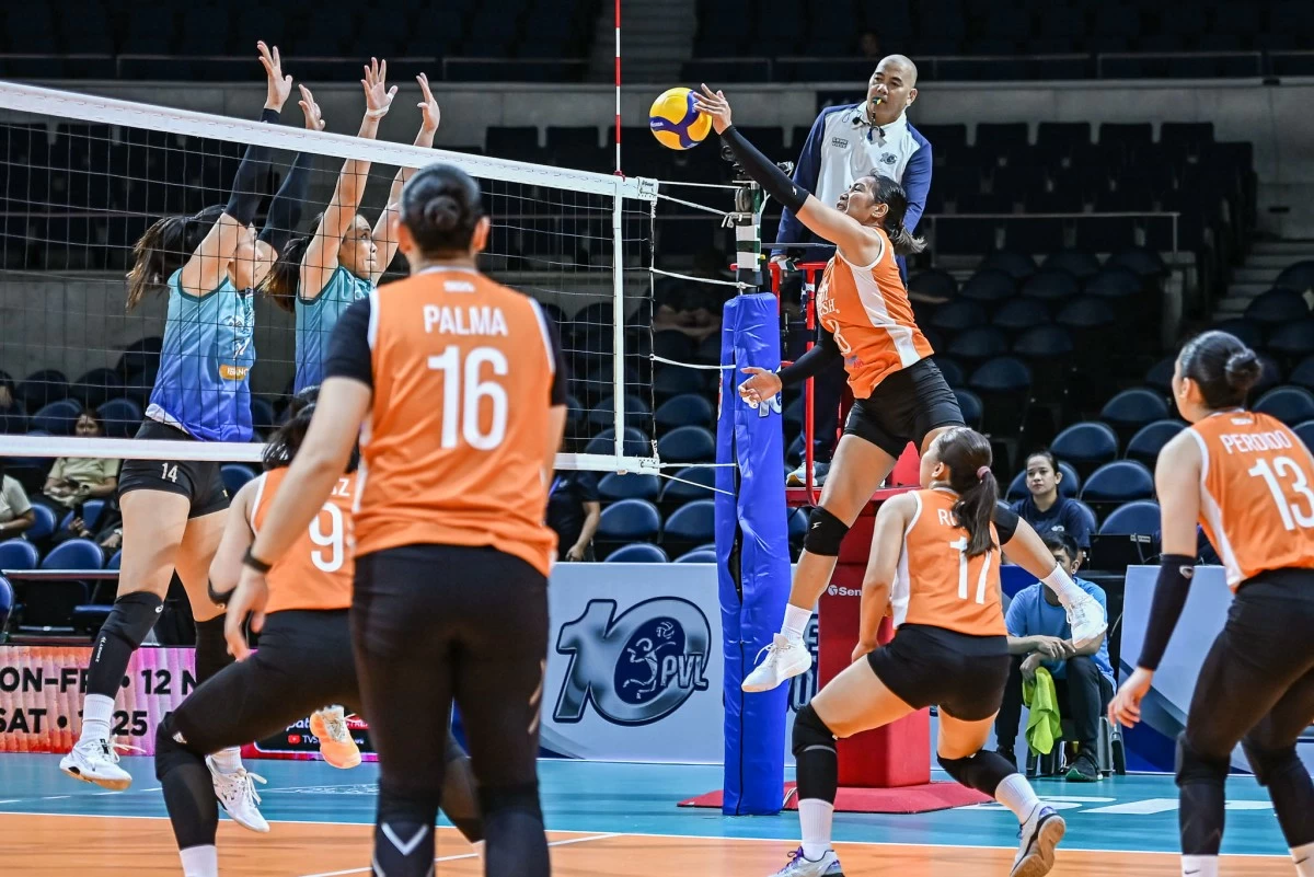 Foxies sweep Highrisers to kick off PVL bid on high note