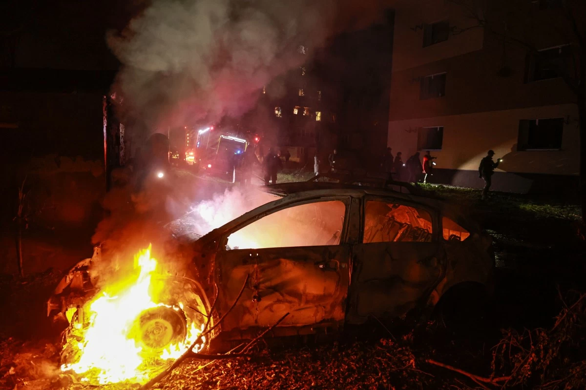 Die Ukraine feuert mehr als 1.000 Drohnen auf Russland ab ...