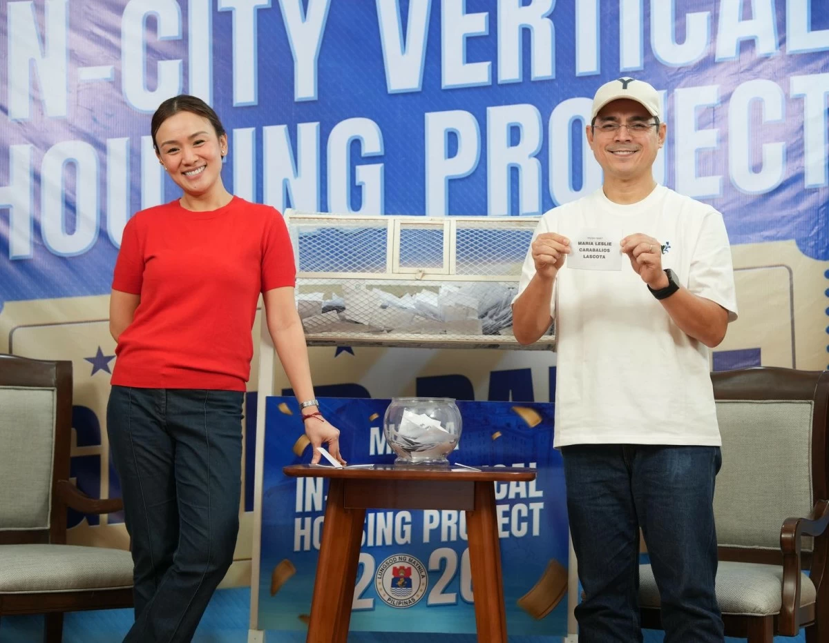 Mayor Isko gives 52 families new homes on 52nd birthday