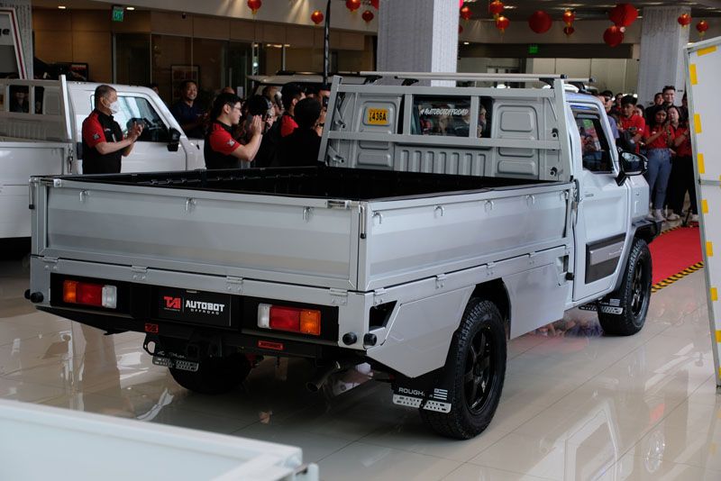 013125ToyotaAlabangAutobotTamaraw2.jpg