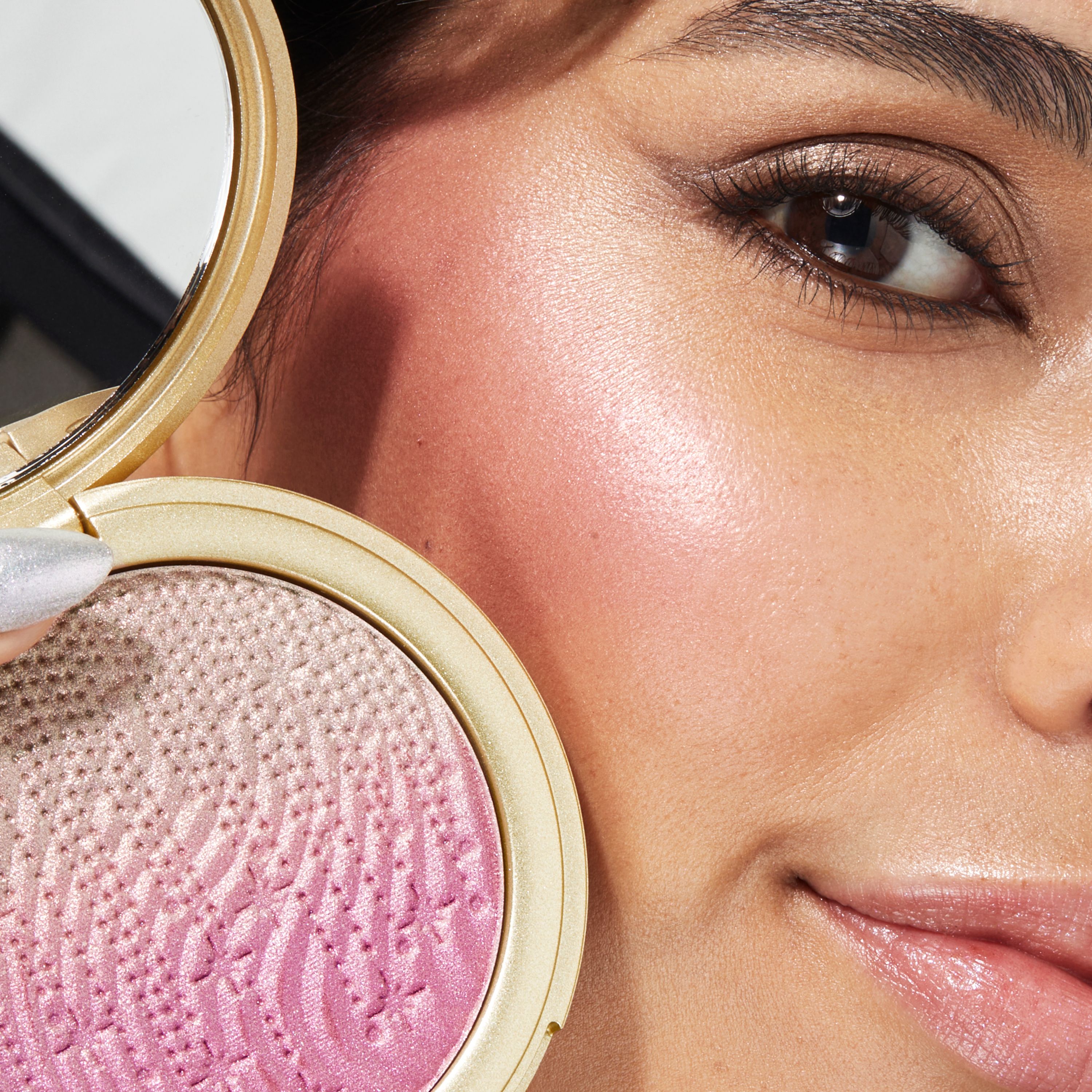 02_KIKO_HOLIDAY_WONDERLIGHTS3_Blush