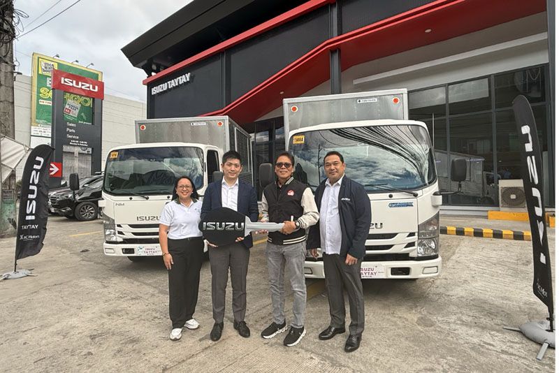 040725IsuzuTrucks2.jpg