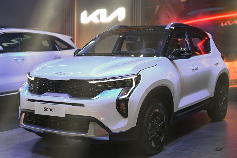 041125KiaSonet1.jpg
