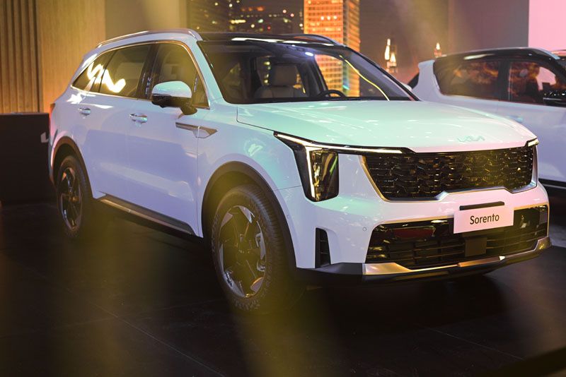 041125KiaSorentoHybrid1.jpg