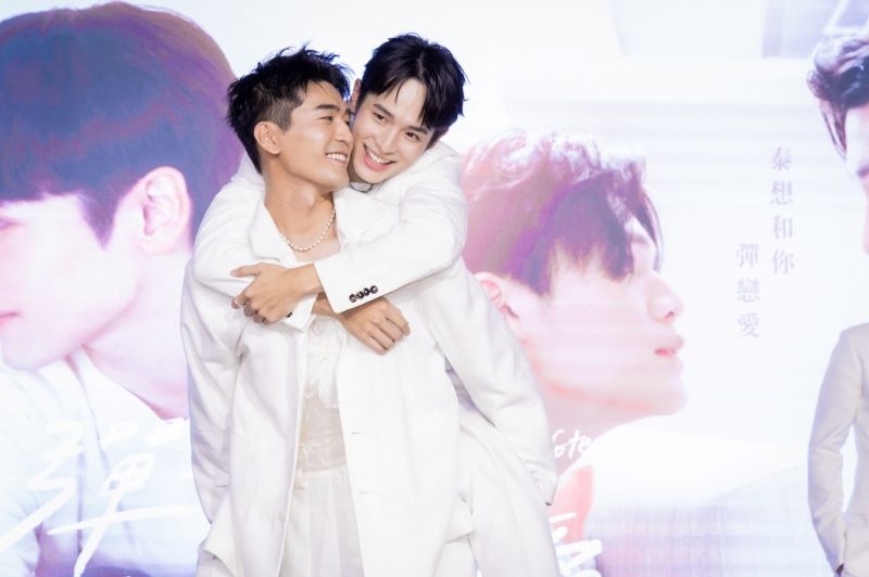 05 (L to R) Charles Tu & Michael Chang.jpg