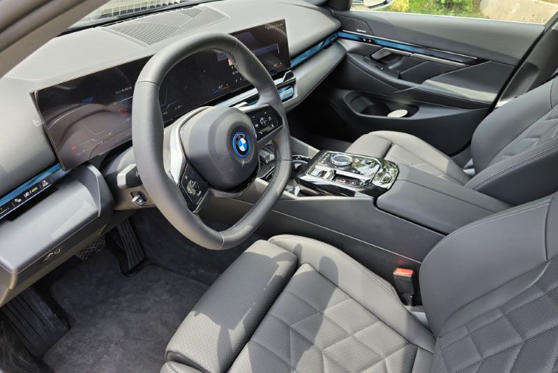 071824BMWi53.jpg