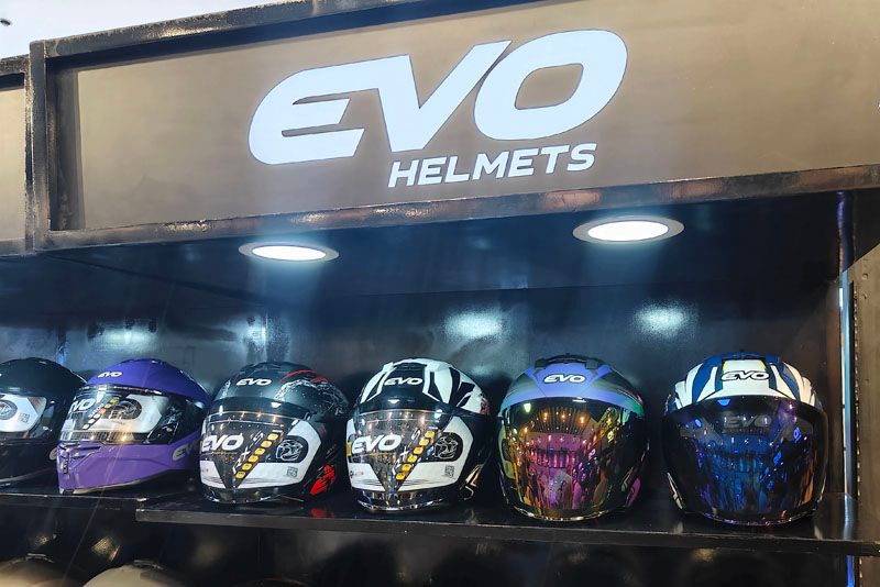 101024EvoHelmets1.jpg