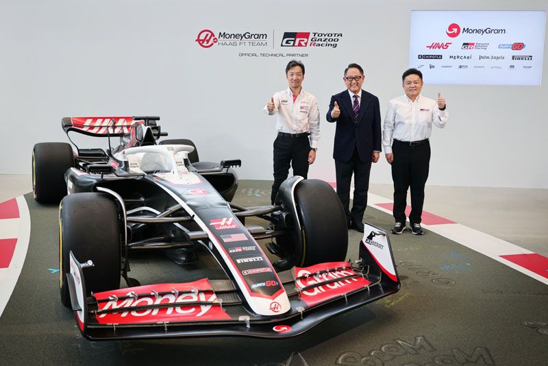 101224ToyotaHaasF13.jpg