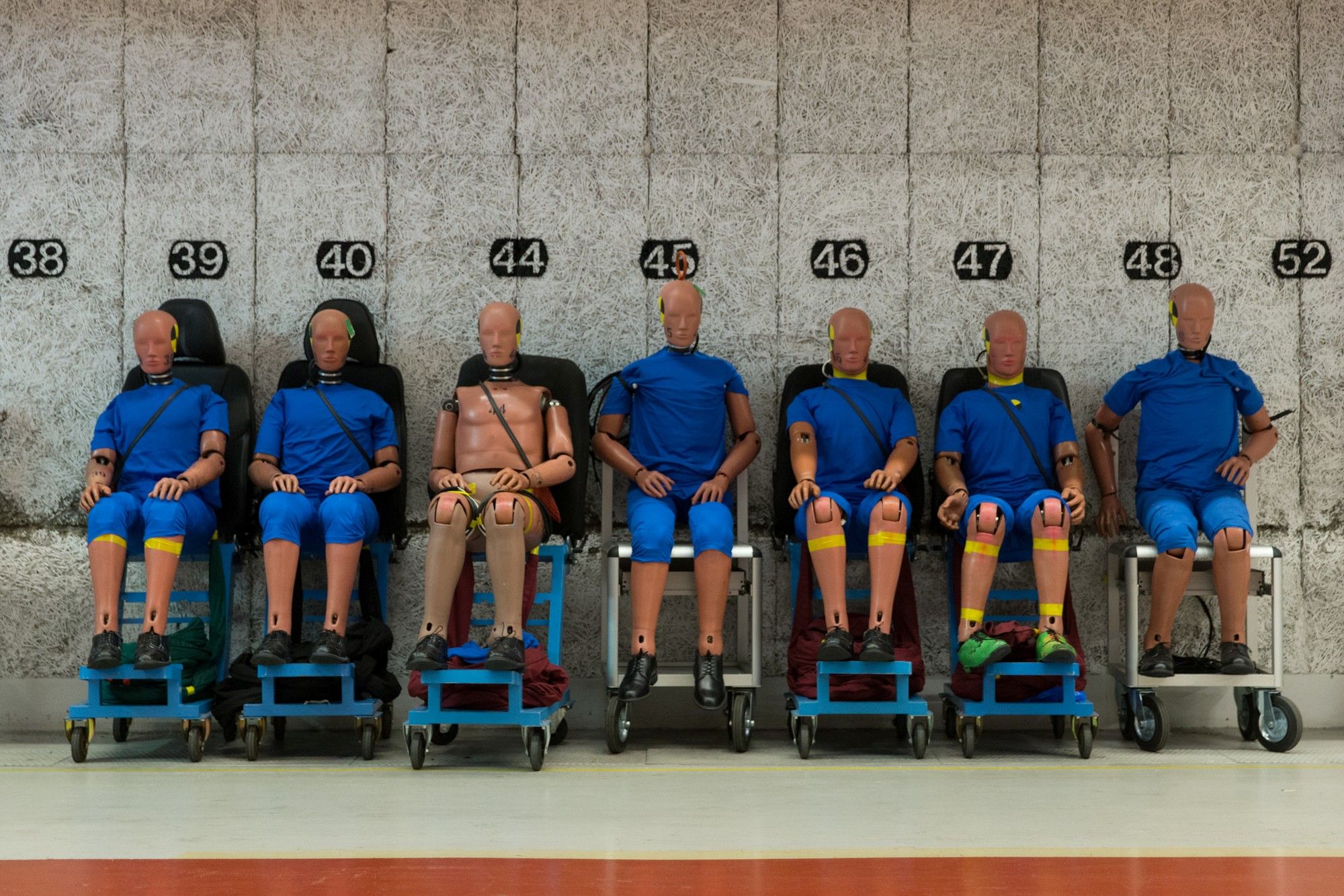 165879_Volvo_Cars_crash_test_dummies (1).jpg