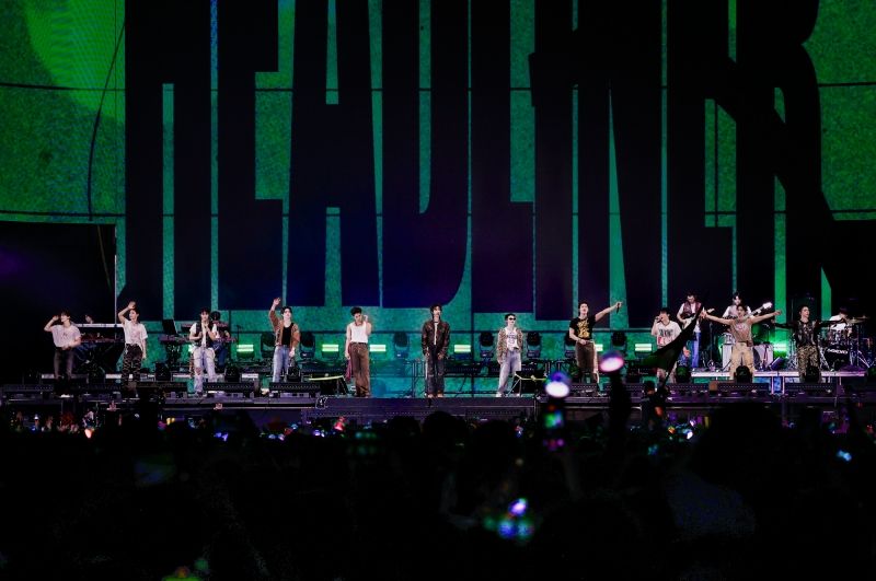 1_SEVENTEEN (Courtesy of PLEDIS Entertainment).jpg