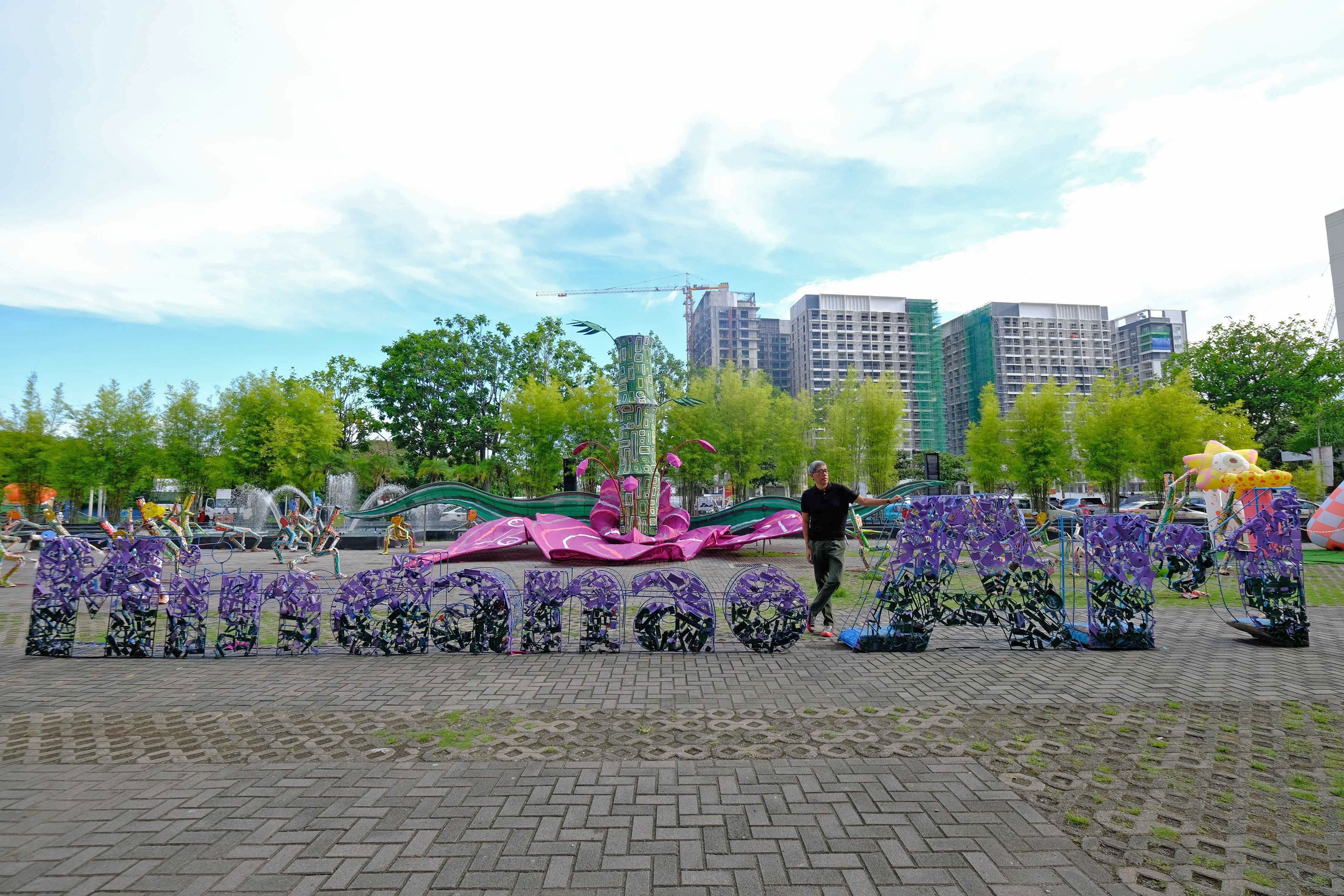 1 The central images of MIndanao Art Fair 2024 can be seen at the Fountain Court.jpeg