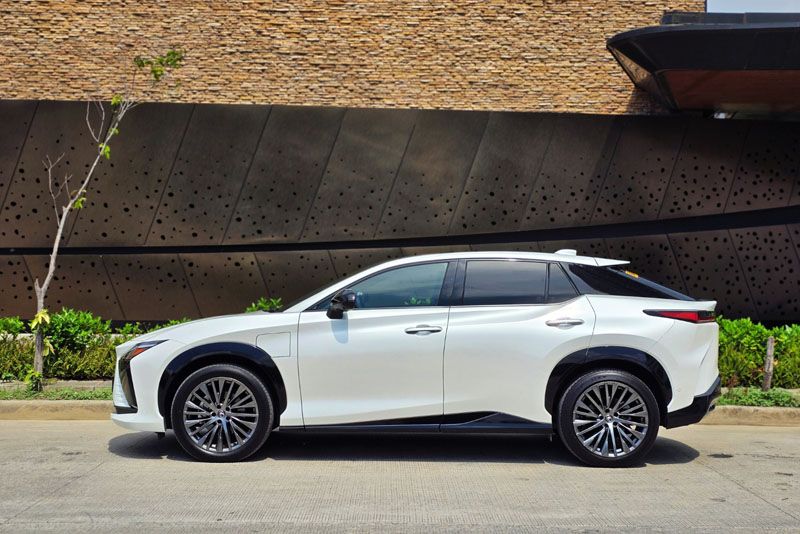 20240724LexusRZ450e8.jpg