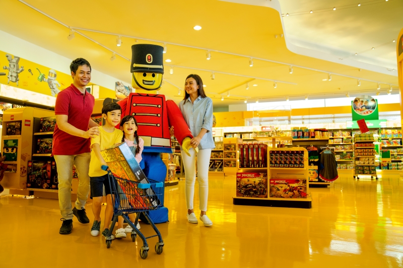 33-DSC3647-V1- Big shop.jpg