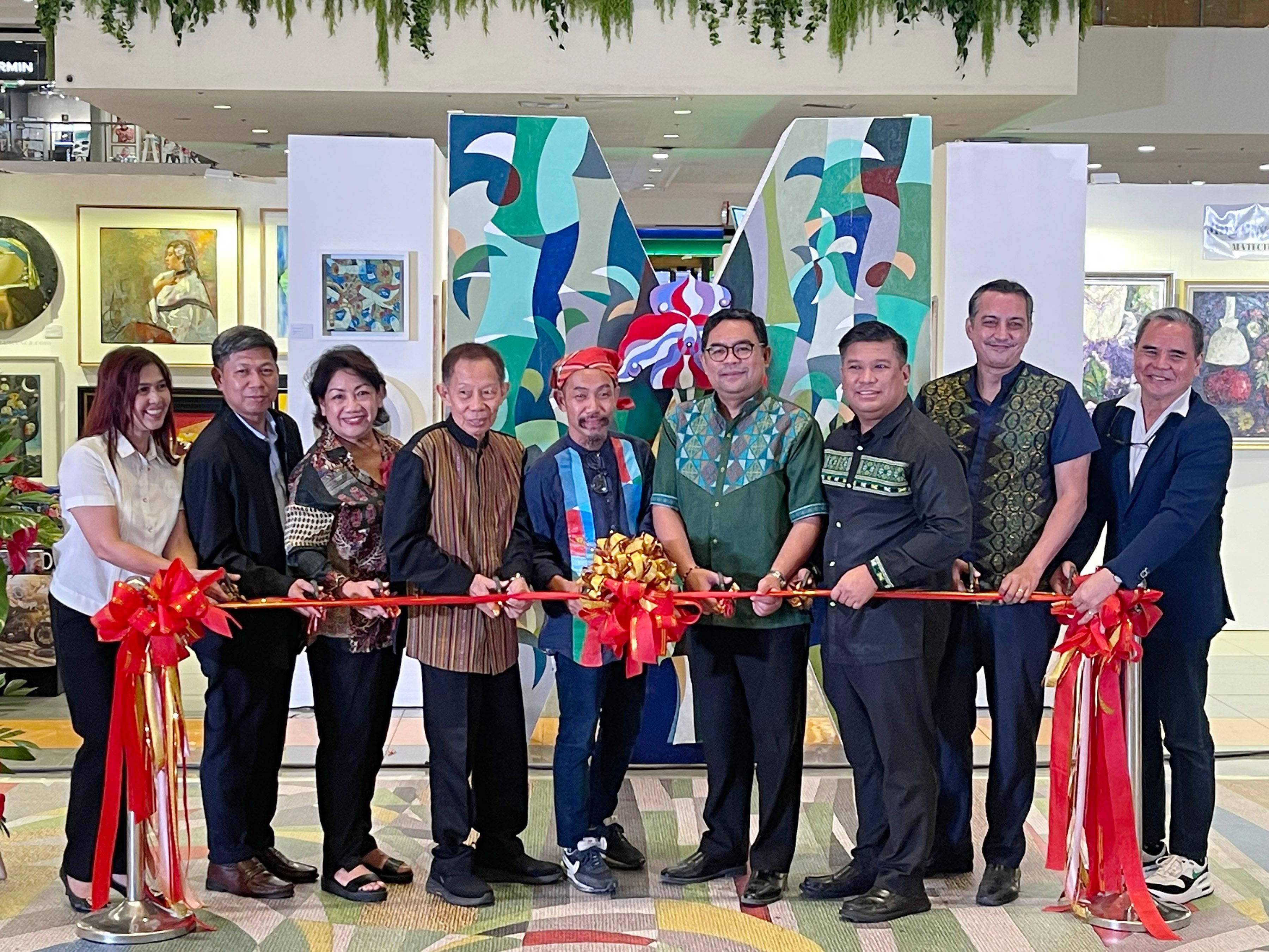 3 Organizer & artist Kublai MIllan ad guests officially open MIndanao Art 2024 .jpg