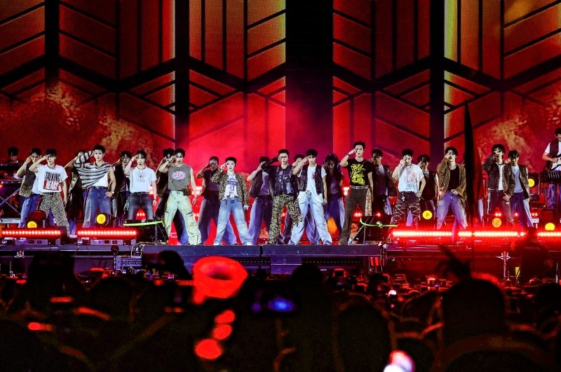 4_SEVENTEEN (Courtesy of PLEDIS Entertainment).jpg