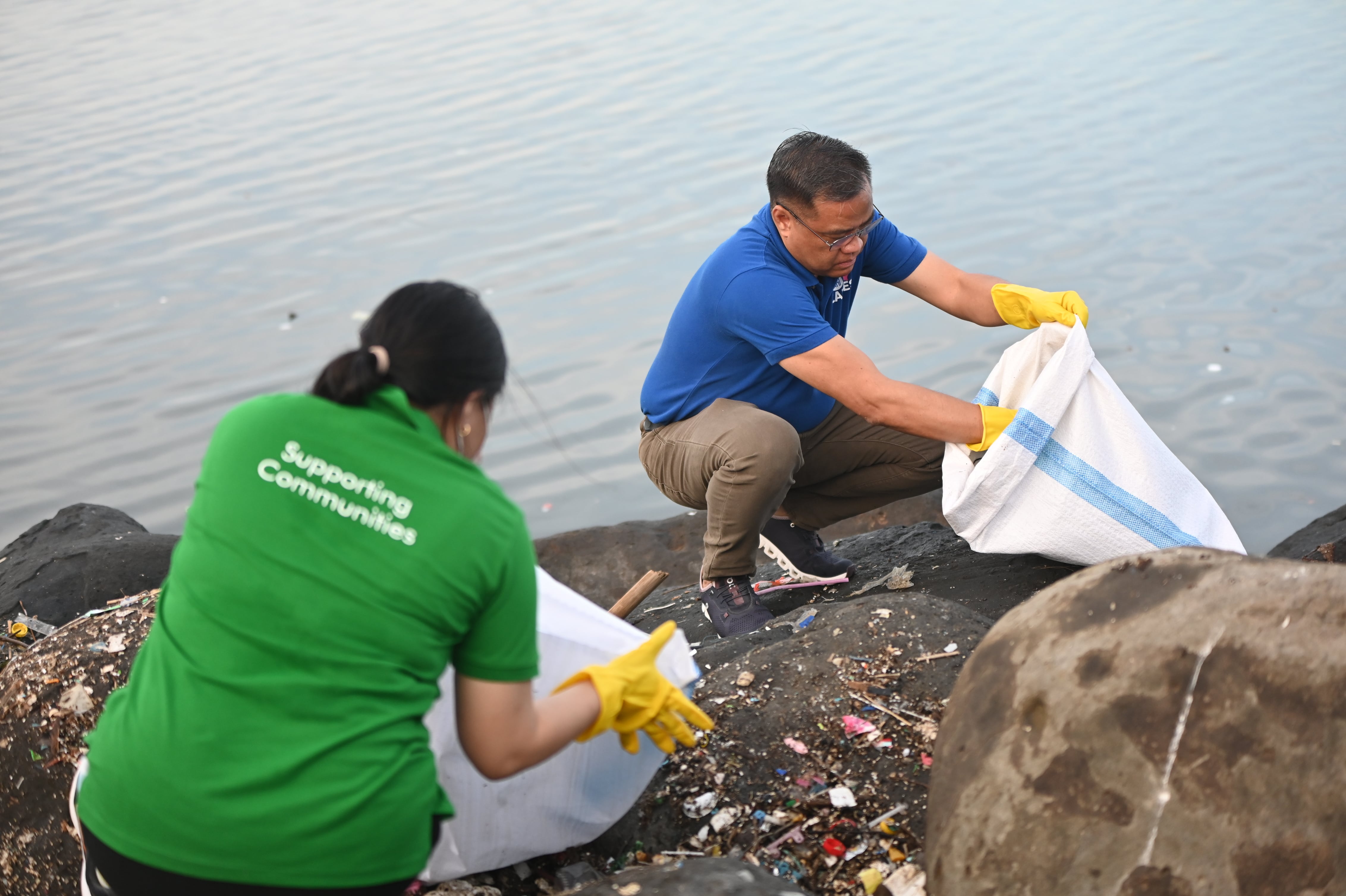 7 More than 27,000 volunteers from the public, private, and academic sectors participate in this year’s coastal cleanups, highlighting the power of community-driven action.-min.JPG